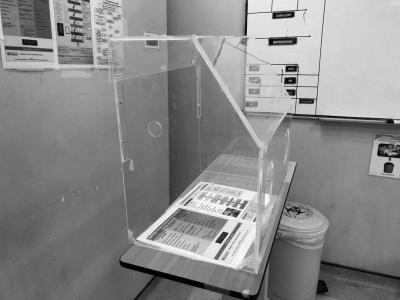 Figure 1A: Series of images showing the intubation head box (IHB): side-view of the IHB 